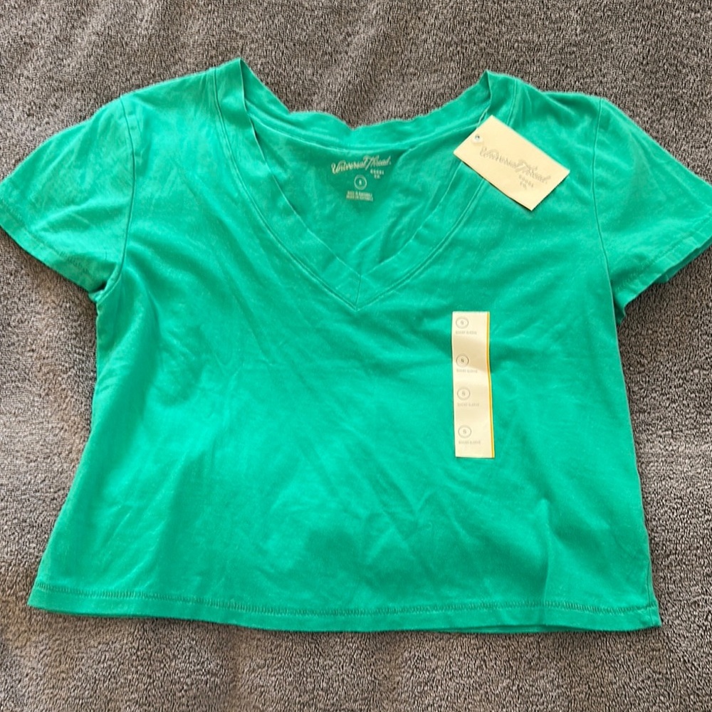 Universal Thread Green Short Sleeve cropped